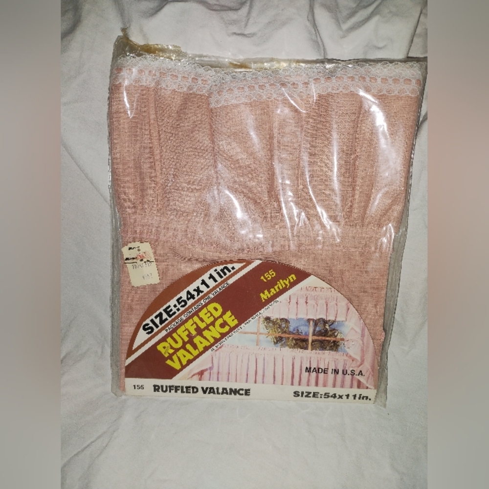 Vintage New Old Stock Marilyn Rose Ruffled Valance 54" x 11" USA 1 In Package